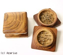 Grinder carré en bois